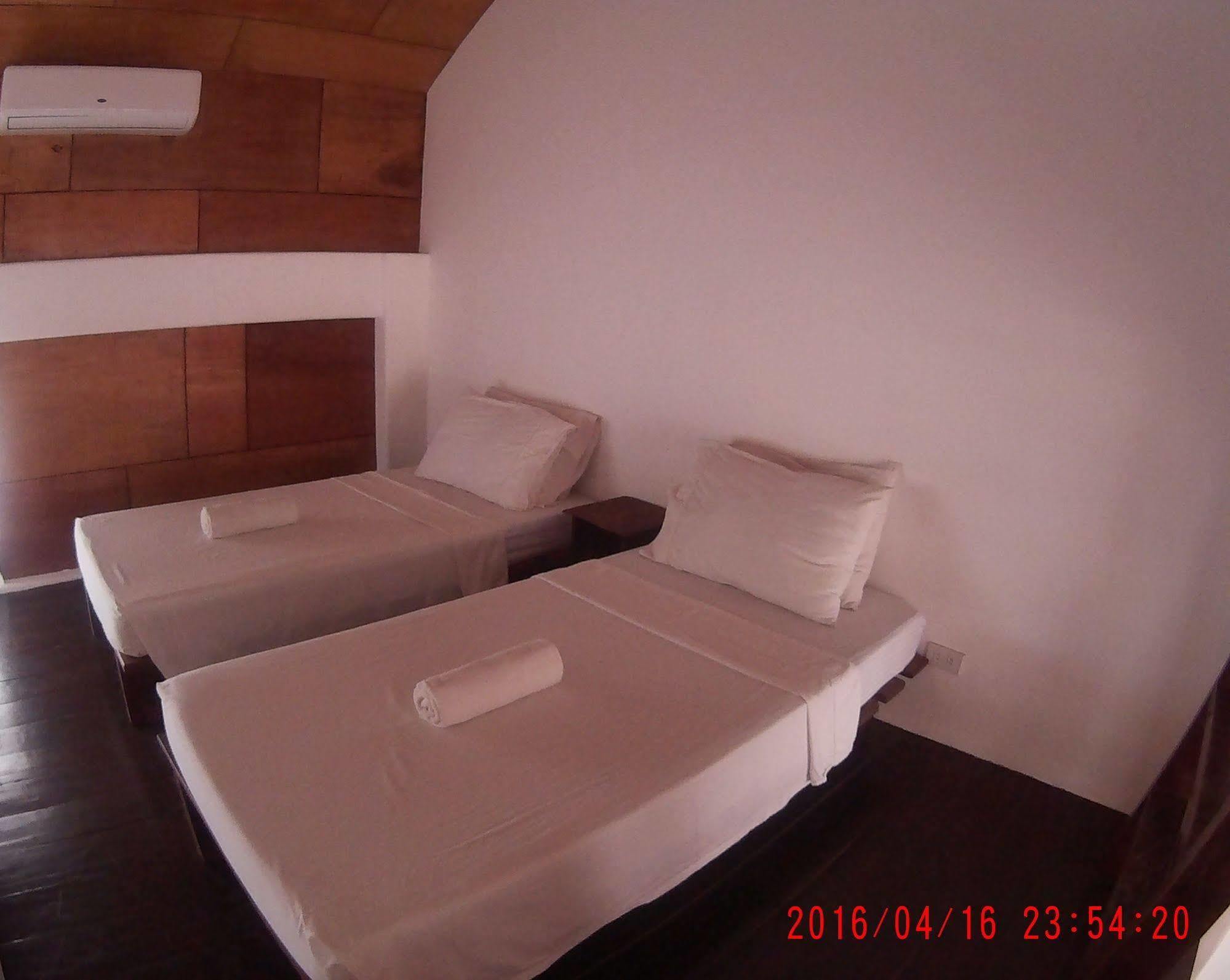 Boracay Coco Huts Hotell Balabag  Exteriör bild